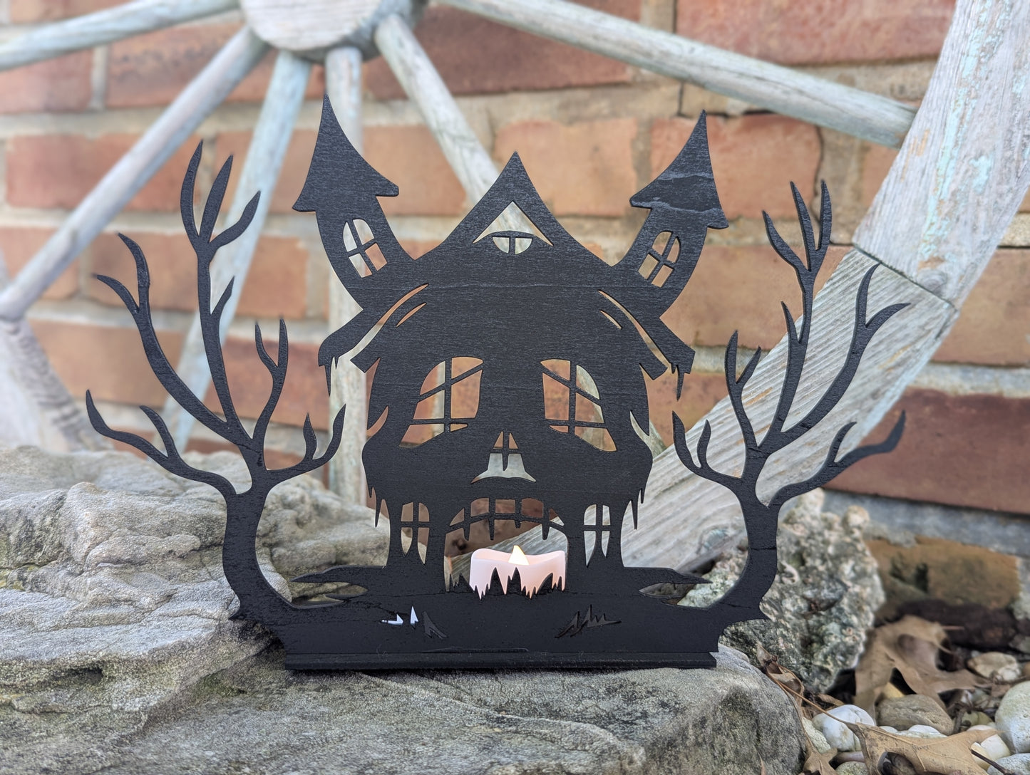 Halloween Tea light display - Skull House
