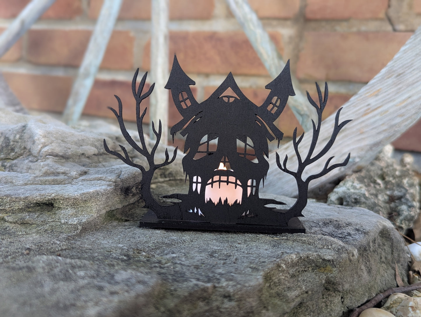 Halloween Tea light display - Skull House
