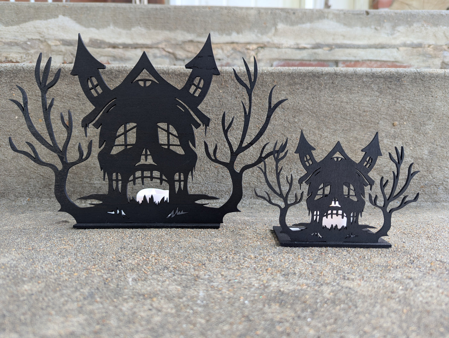 Halloween Tea light display - Skull House