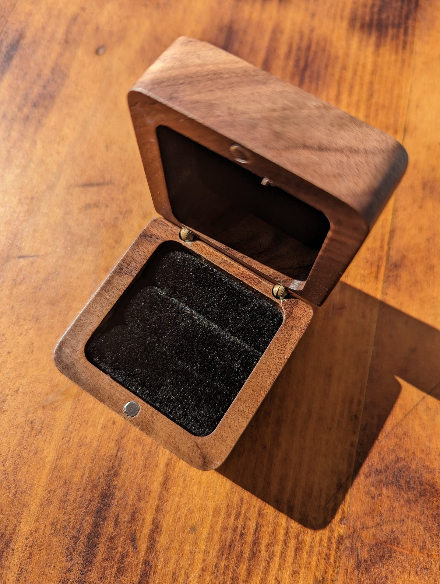 Wedding ring box