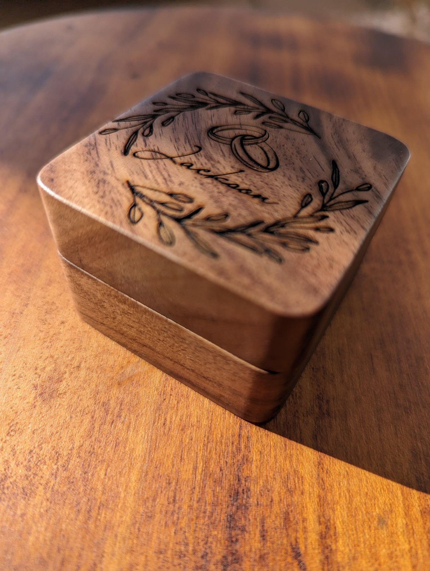 Wedding ring box