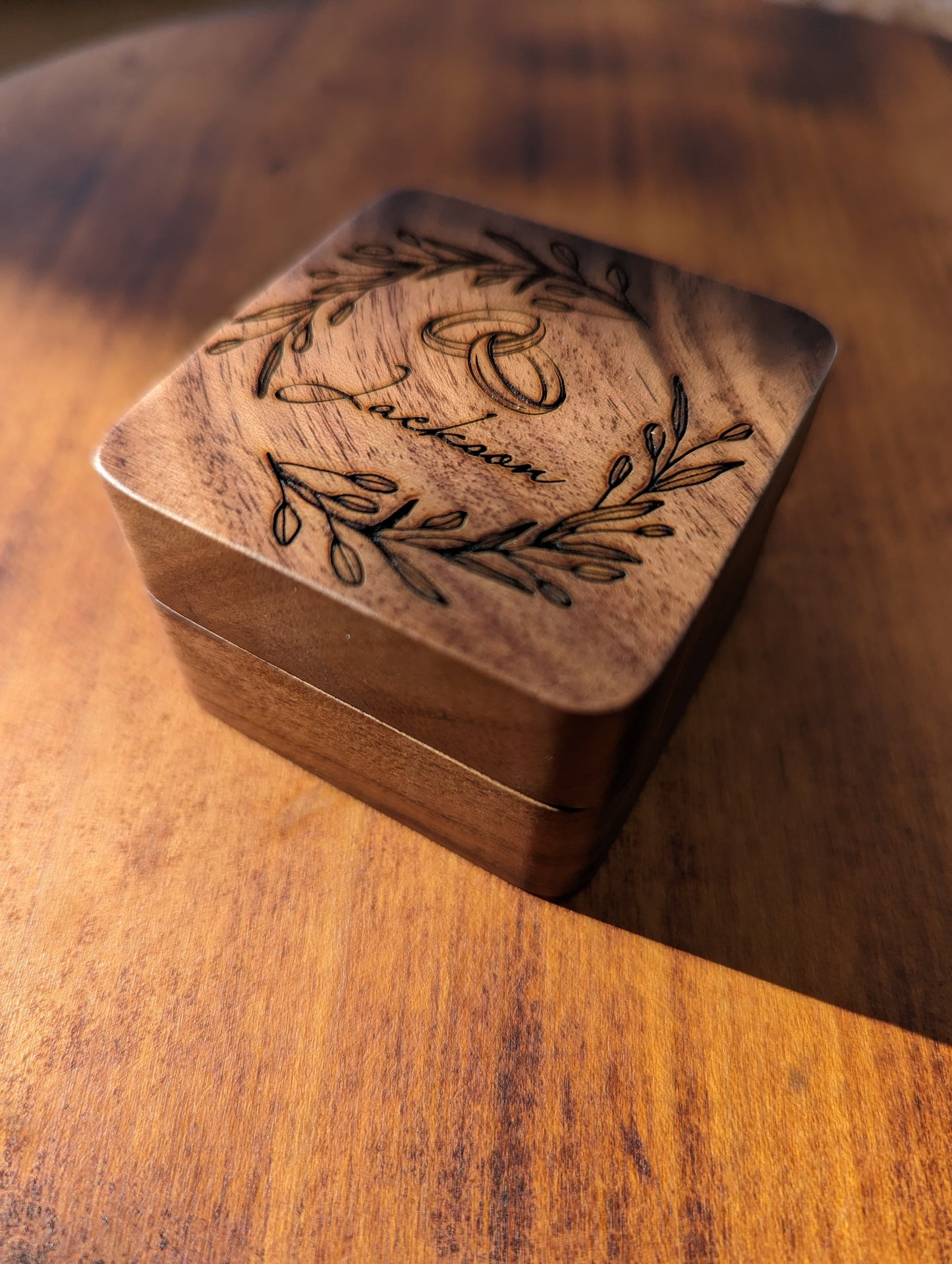 Wedding ring box